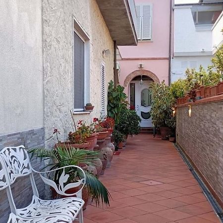 Lovely House Near The Beach Torre del Lago Puccini Buitenkant foto