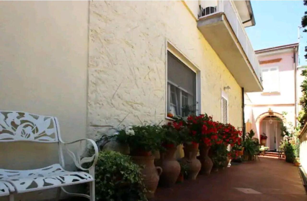 Lovely House Near The Beach Torre del Lago Puccini Buitenkant foto
