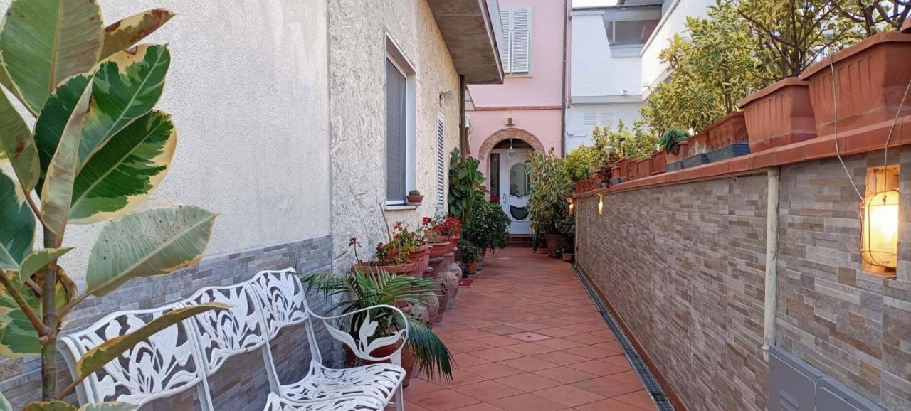Lovely House Near The Beach Torre del Lago Puccini Buitenkant foto